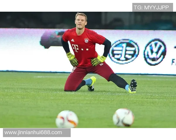 拜仁官方宣布诺伊尔肌肉纤维撕裂冬歇期后有望复出