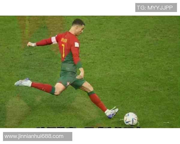 詹俊期待世界杯抽签揭晓各队对决与明年赛事精彩瞬间